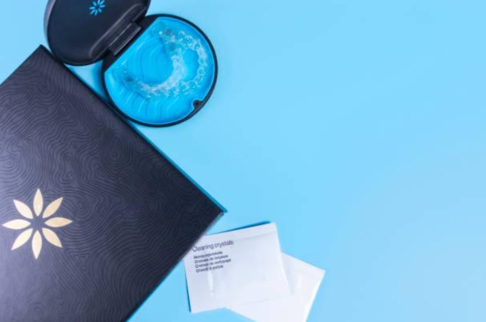 Kit Invisalign com estojo, bolsa e sachês de cristais de limpeza